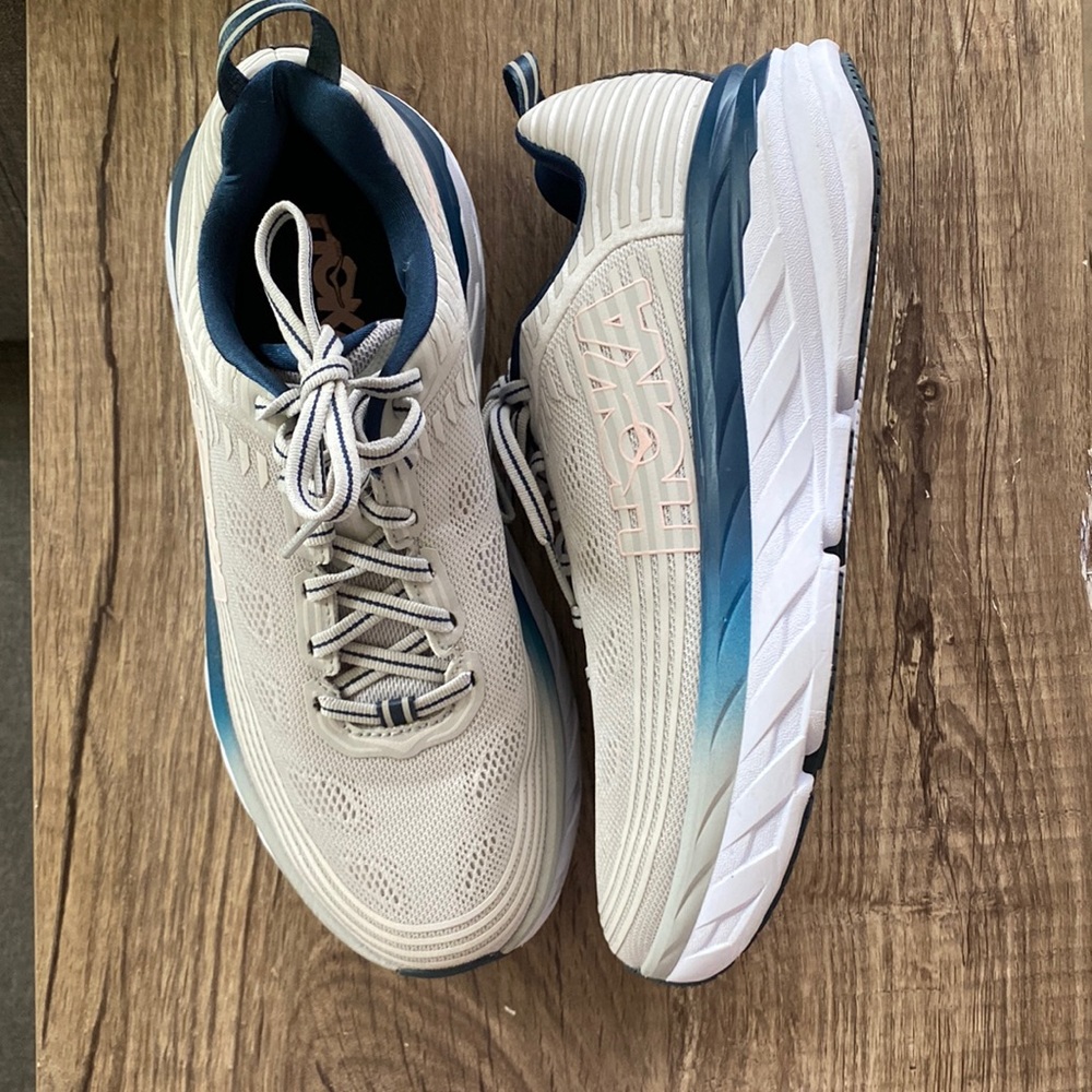 Hoka one one Bondi 6 women 7.5